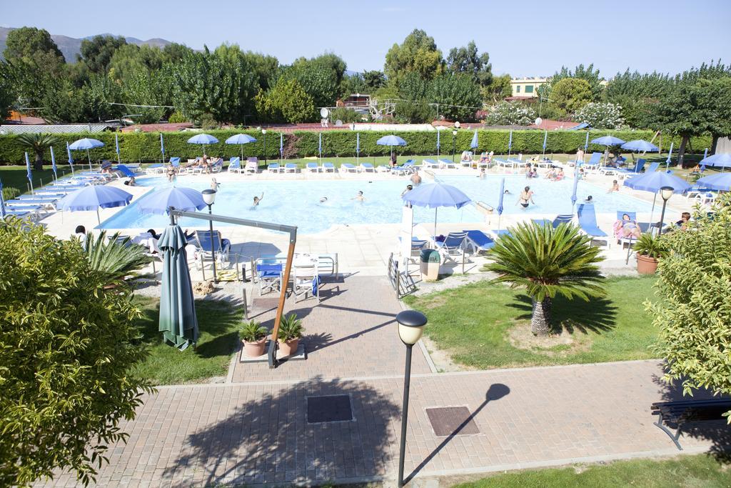 אלבניה Residence Borgomare מראה חיצוני תמונה